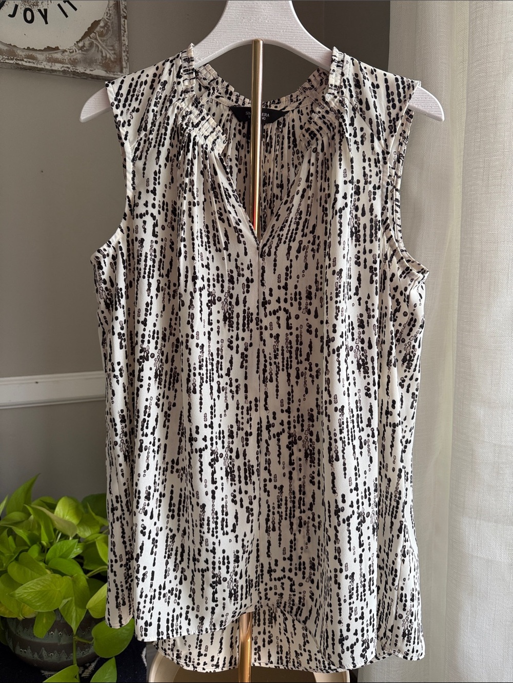 Simply Vera Vera Wang Cream & Black Printed Sleeveless V-Neck Camisole